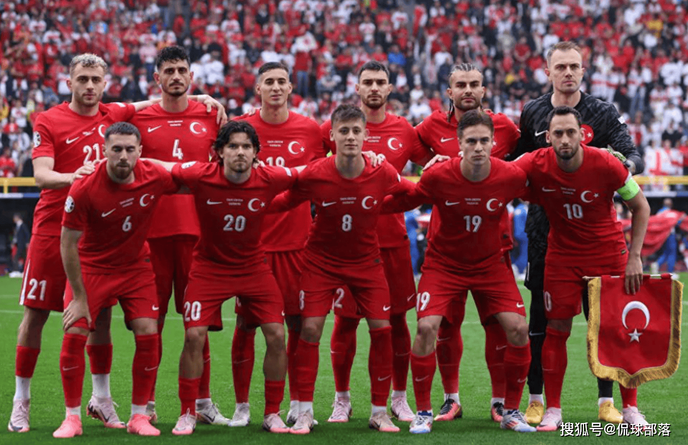 雷火电竞-棒球巡回赛焦点战：祁连迅豹队绝杀嵩山巨龙队，新星闪耀。赛季拐点或已出现(骑勇大战回放完整版)