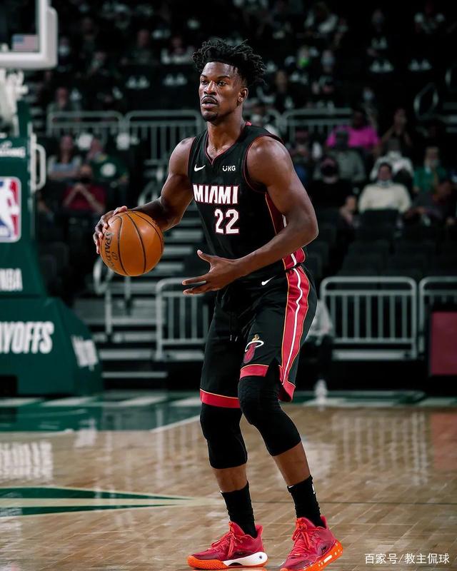 雷火电竞-包含Scout回归赛场，精彩发挥首场状态亮眼，雄鹿观众沸腾！的词条